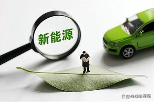 塞克斯顿突破肘倒字母哥后俯视嘲讽 比斯利报复推人引冲突 各吃1T